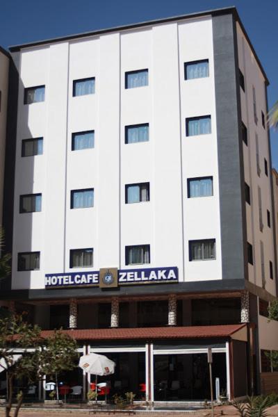 Zellaka Hotel & Cafe Khouribga Bagian luar foto